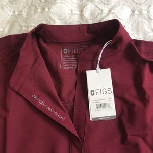 Brand new XS FIGS burgundy Rafaela oversized scrub top